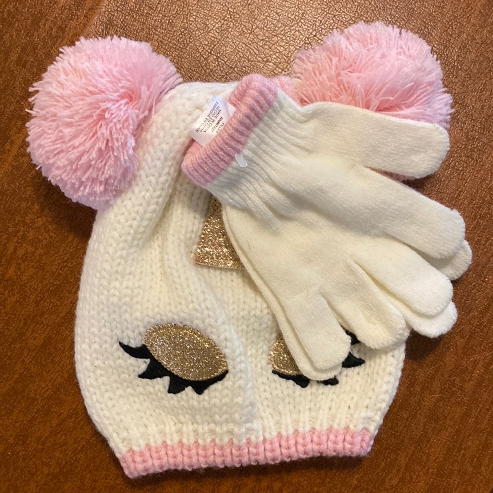 Girls unicorn hat with matching gloves